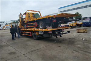 建华同城汽车补胎