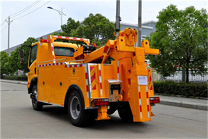 建华高速路拖车费